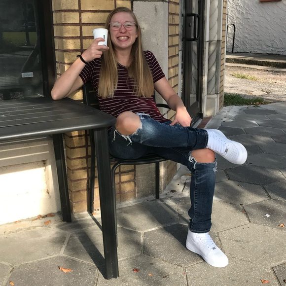 Meet your Posher, Susanna - Picture 1 of 1